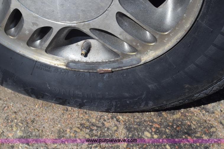 image for item K8527 2002 Chevrolet Venture van