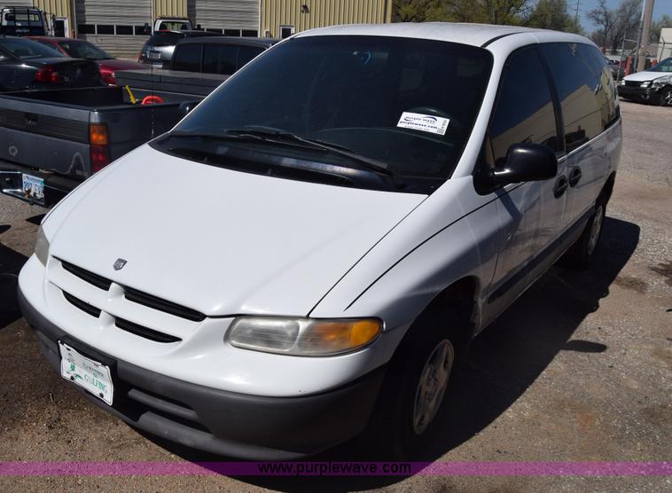 image for item K8530 1998 Dodge Caravan van