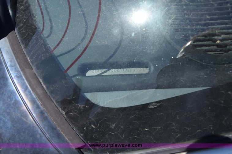 image for item K8530 1998 Dodge Caravan van