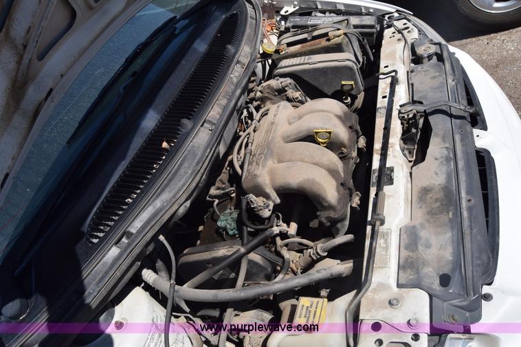 image for item K8530 1998 Dodge Caravan van