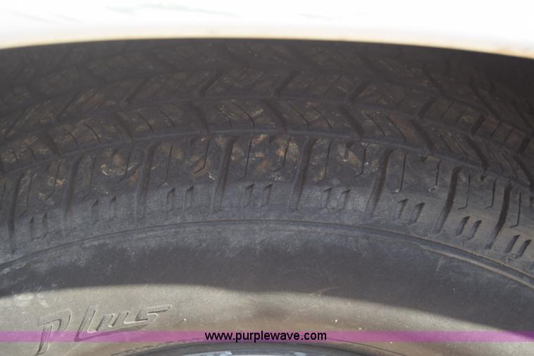 image for item K8530 1998 Dodge Caravan van