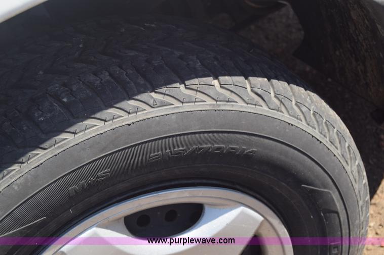 image for item K8530 1998 Dodge Caravan van