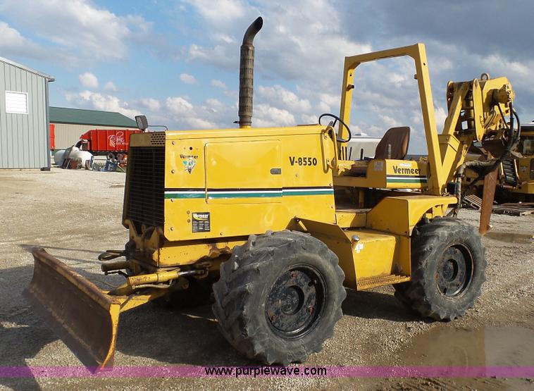 image for item AO9838 2000 Vermeer V8550 cable plow