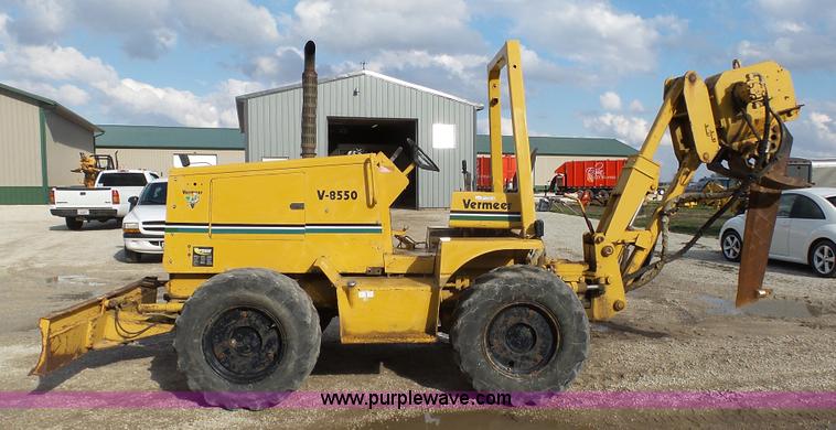 image for item AO9838 2000 Vermeer V8550 cable plow