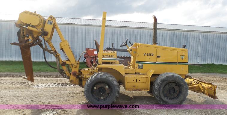 image for item AO9838 2000 Vermeer V8550 cable plow