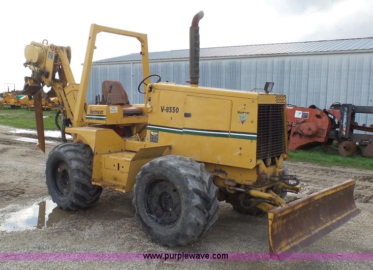 image for item AO9838 2000 Vermeer V8550 cable plow