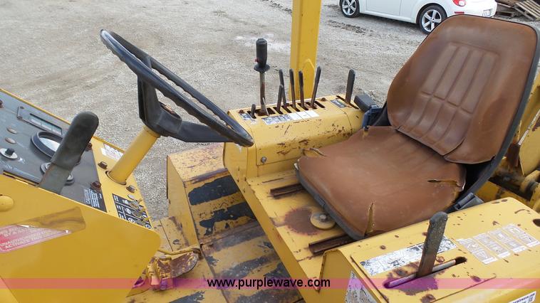 image for item AO9838 2000 Vermeer V8550 cable plow