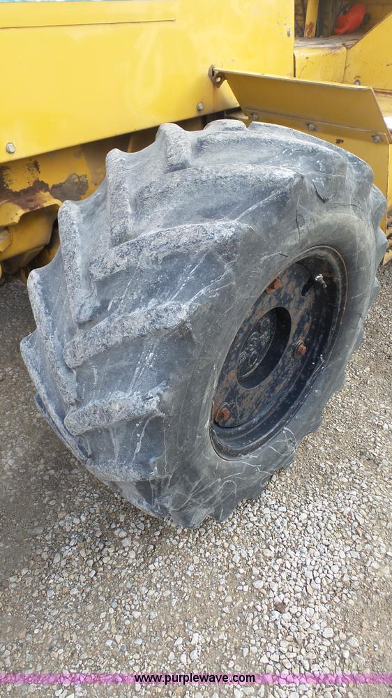 image for item AO9838 2000 Vermeer V8550 cable plow