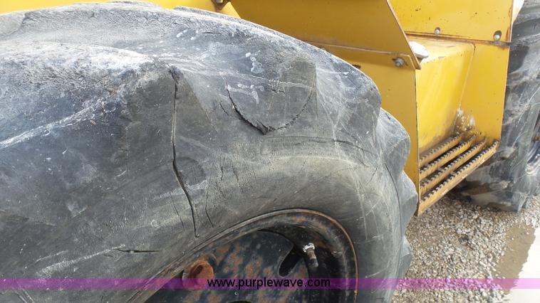 image for item AO9838 2000 Vermeer V8550 cable plow