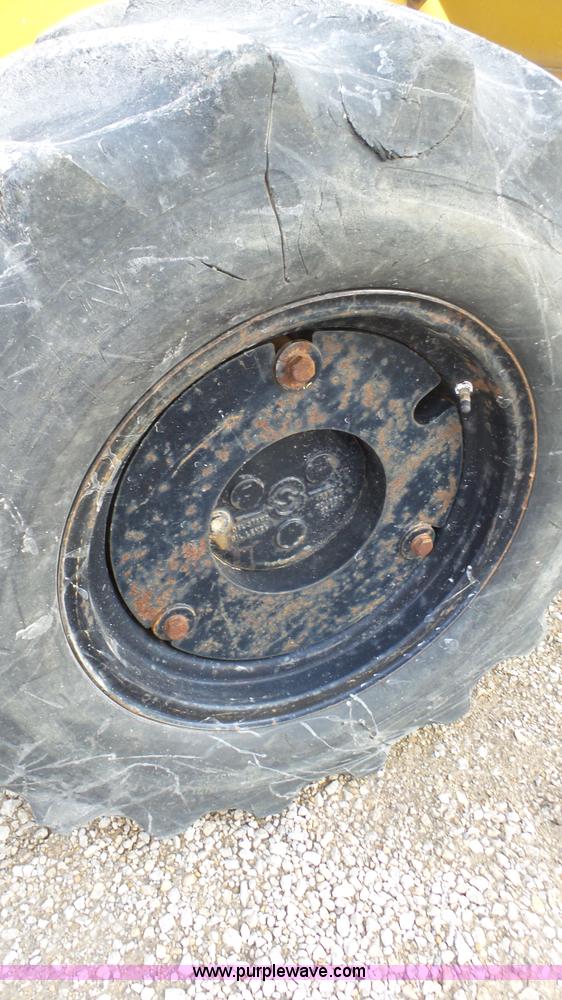 image for item AO9838 2000 Vermeer V8550 cable plow
