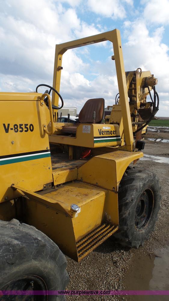 image for item AO9838 2000 Vermeer V8550 cable plow