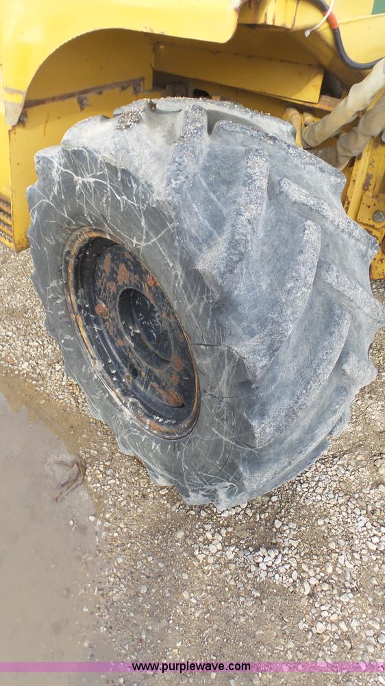 image for item AO9838 2000 Vermeer V8550 cable plow