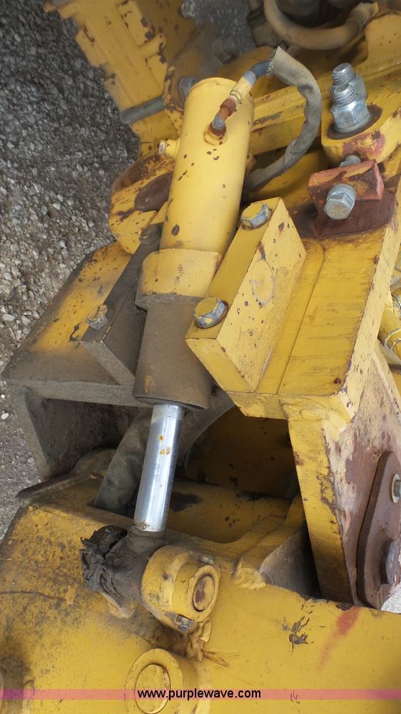 image for item AO9838 2000 Vermeer V8550 cable plow