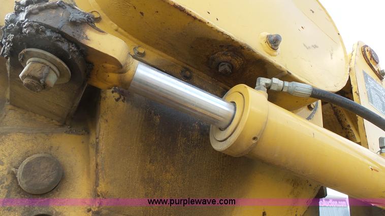 image for item AO9838 2000 Vermeer V8550 cable plow
