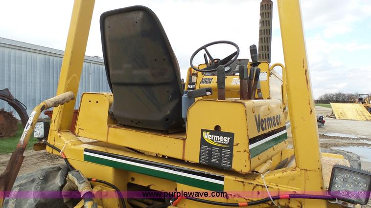 image for item AO9838 2000 Vermeer V8550 cable plow