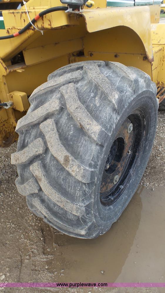 image for item AO9838 2000 Vermeer V8550 cable plow