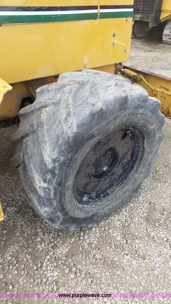 image for item AO9838 2000 Vermeer V8550 cable plow