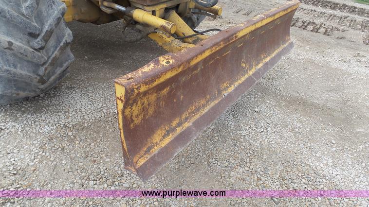 image for item AO9838 2000 Vermeer V8550 cable plow