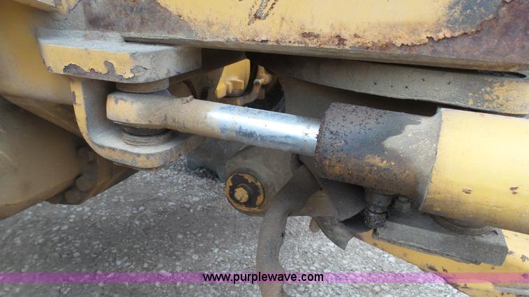 image for item AO9838 2000 Vermeer V8550 cable plow