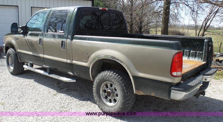 image for item AV9978 2000 Ford F250 Super Duty Lariat Crew Cab pickup truck