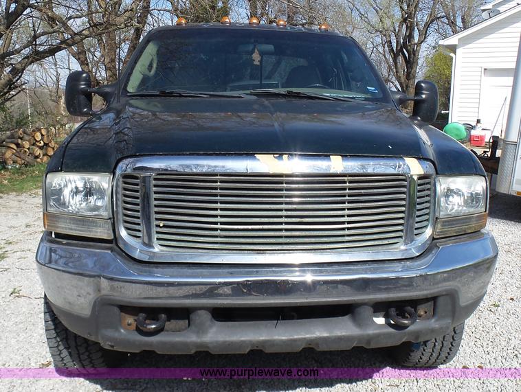 image for item AV9978 2000 Ford F250 Super Duty Lariat Crew Cab pickup truck