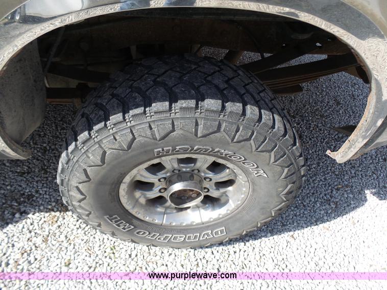 image for item AV9978 2000 Ford F250 Super Duty Lariat Crew Cab pickup truck