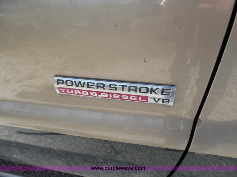 image for item AV9978 2000 Ford F250 Super Duty Lariat Crew Cab pickup truck