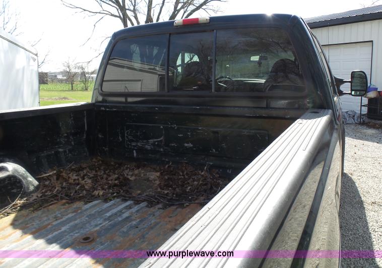 image for item AV9978 2000 Ford F250 Super Duty Lariat Crew Cab pickup truck