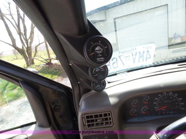 image for item AV9978 2000 Ford F250 Super Duty Lariat Crew Cab pickup truck