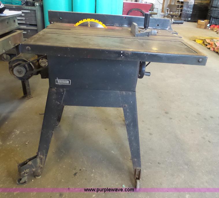image for item BE9774 Craftsman table saw