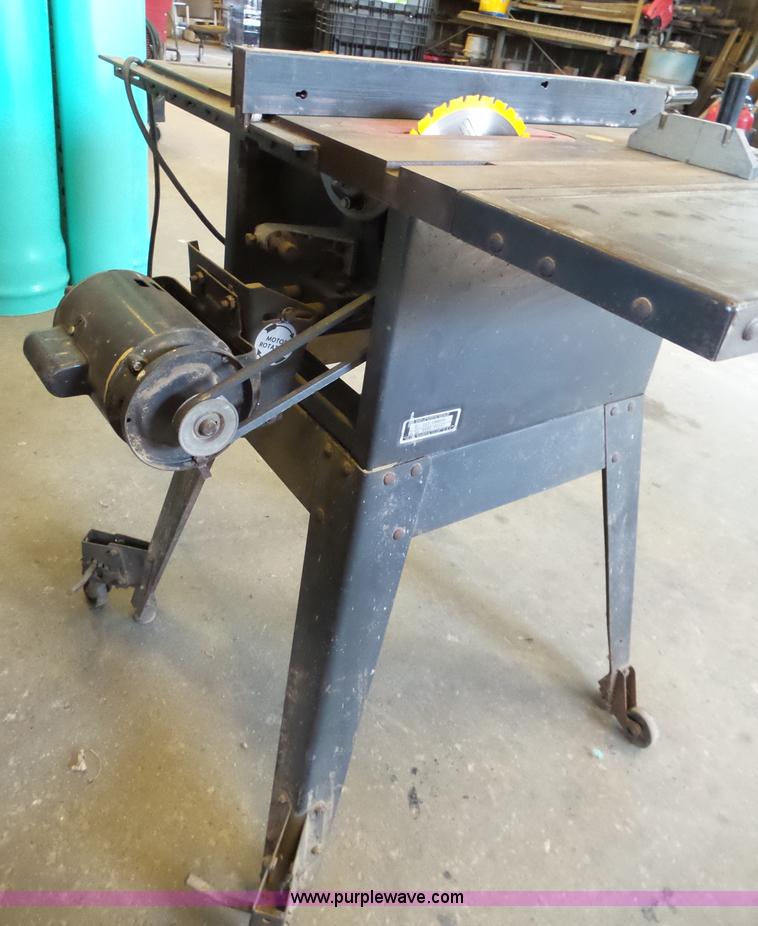 image for item BE9774 Craftsman table saw