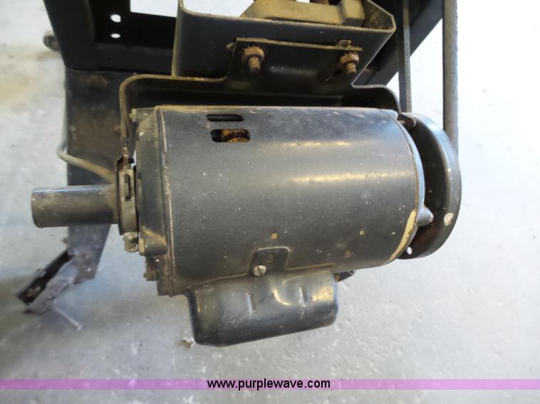 image for item BE9774 Craftsman table saw