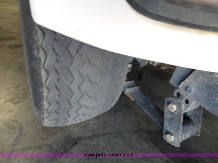 image for item BE9787 2006 Ez-go golf cart