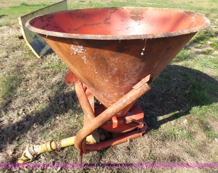 image for item BG9070 Flo-Rite P300 spreader