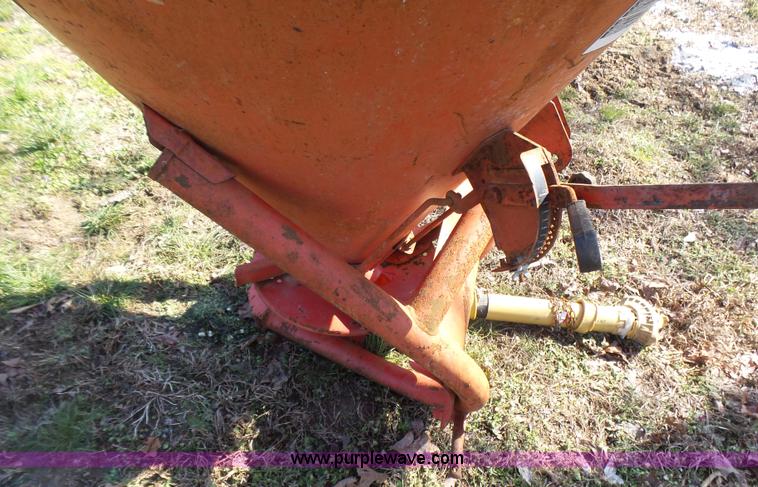 image for item BG9070 Flo-Rite P300 spreader