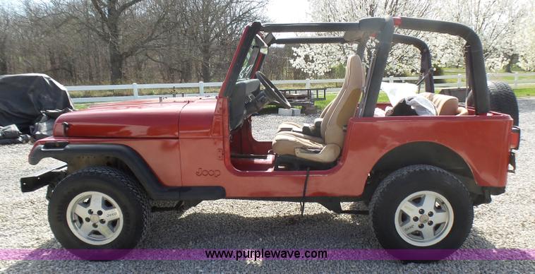 image for item BG9122 1992 Jeep Wrangler SUV