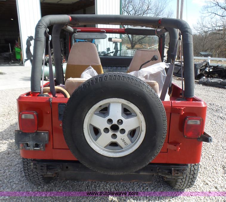 image for item BG9122 1992 Jeep Wrangler SUV
