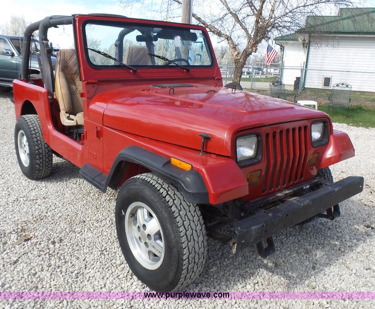 image for item BG9122 1992 Jeep Wrangler SUV