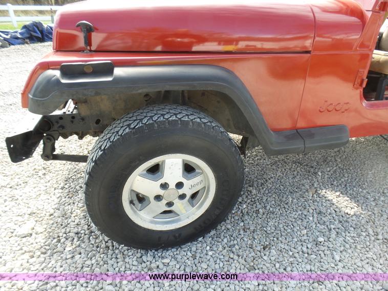 image for item BG9122 1992 Jeep Wrangler SUV