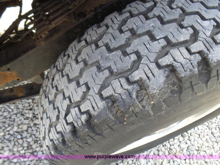 image for item BG9122 1992 Jeep Wrangler SUV