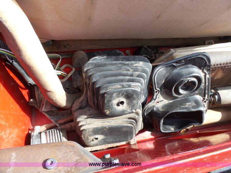 image for item BG9122 1992 Jeep Wrangler SUV