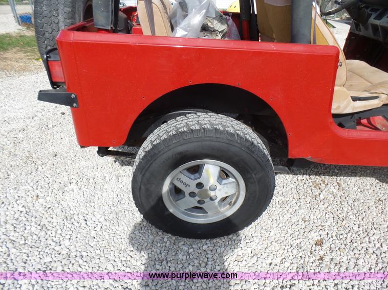 image for item BG9122 1992 Jeep Wrangler SUV