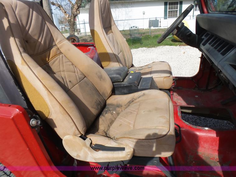 image for item BG9122 1992 Jeep Wrangler SUV