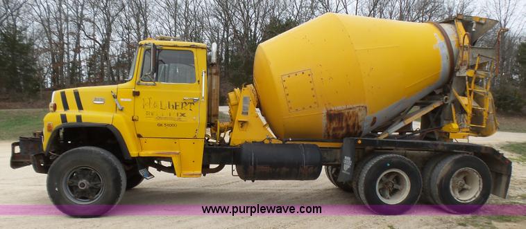 image for item BG9124 1975 Ford LN8000 mixer truck