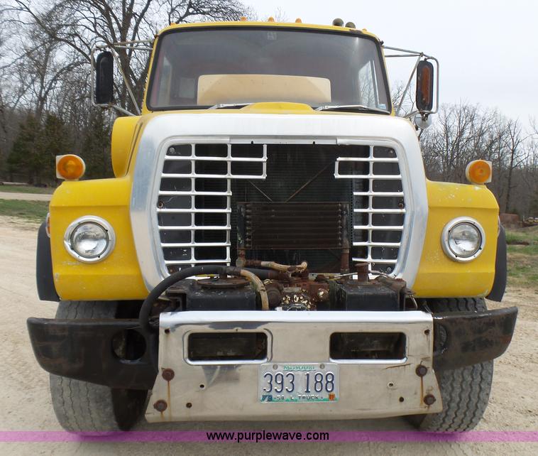 image for item BG9124 1975 Ford LN8000 mixer truck