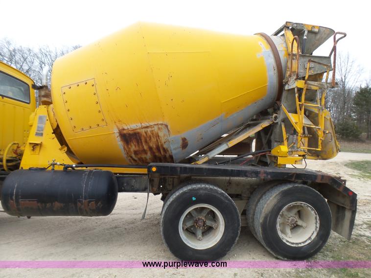 image for item BG9124 1975 Ford LN8000 mixer truck