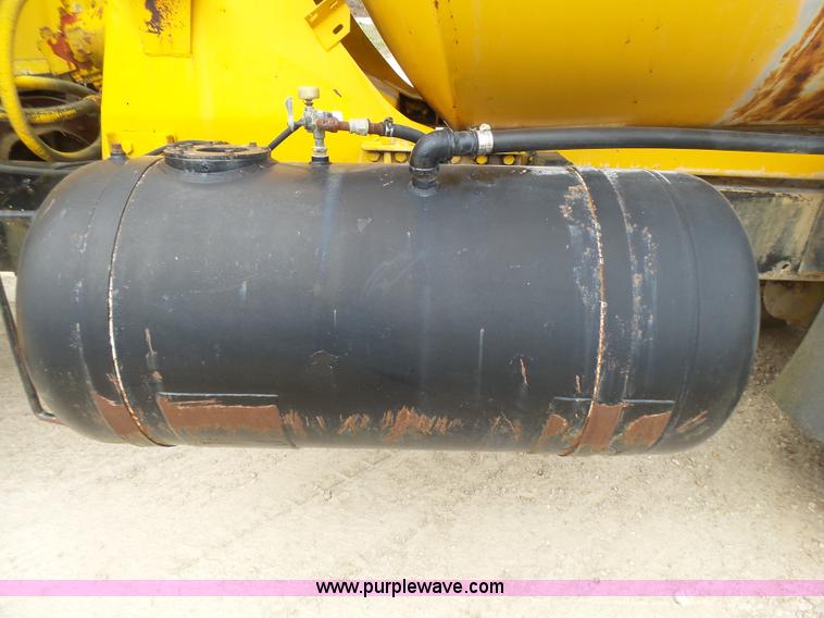 image for item BG9124 1975 Ford LN8000 mixer truck