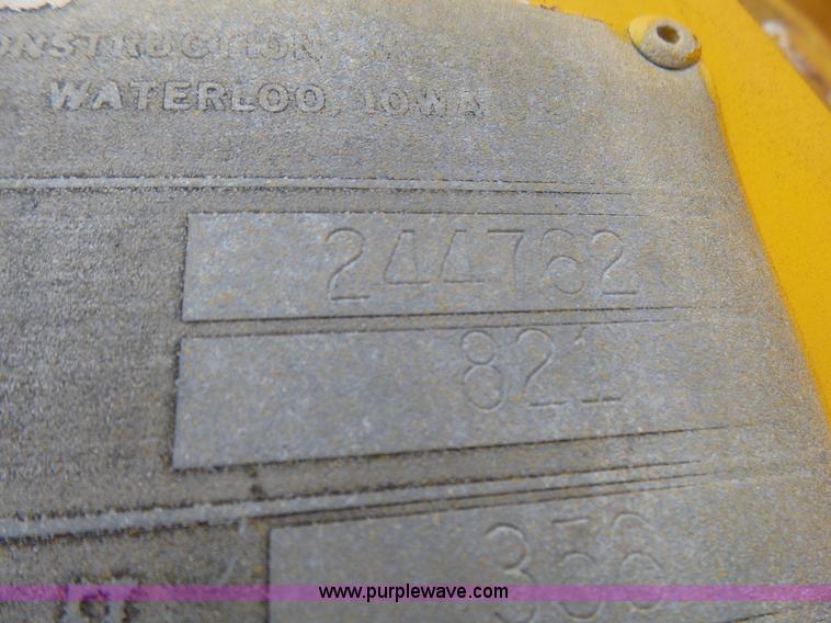 image for item BG9124 1975 Ford LN8000 mixer truck