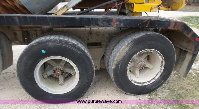 image for item BG9124 1975 Ford LN8000 mixer truck