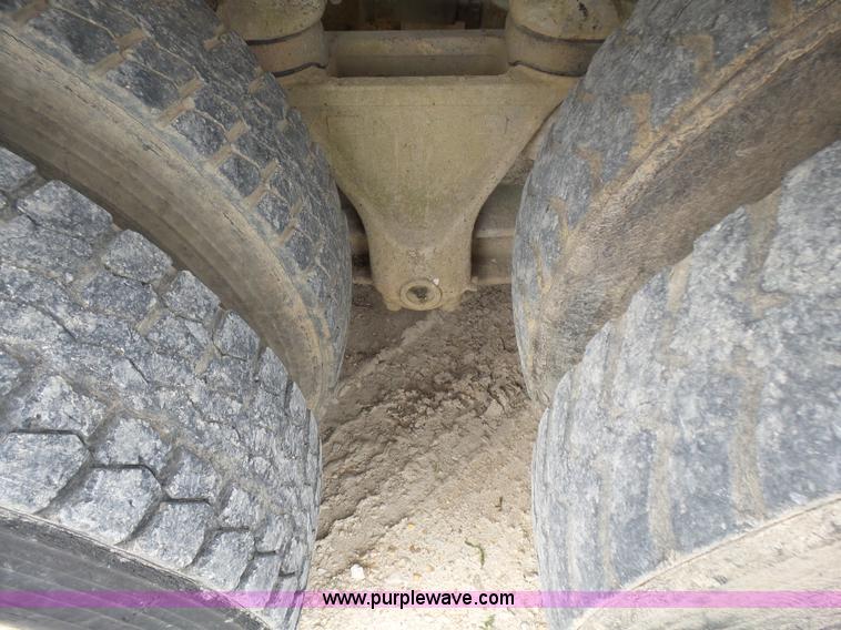 image for item BG9124 1975 Ford LN8000 mixer truck